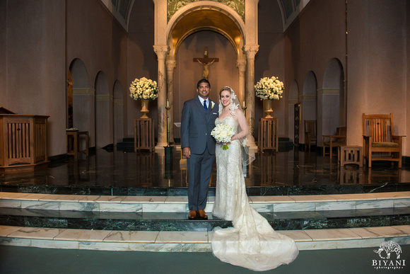 St_Annes_Catholic_Church_Houston_Fusion_Indian_Wedding_Couple's_Photos_003