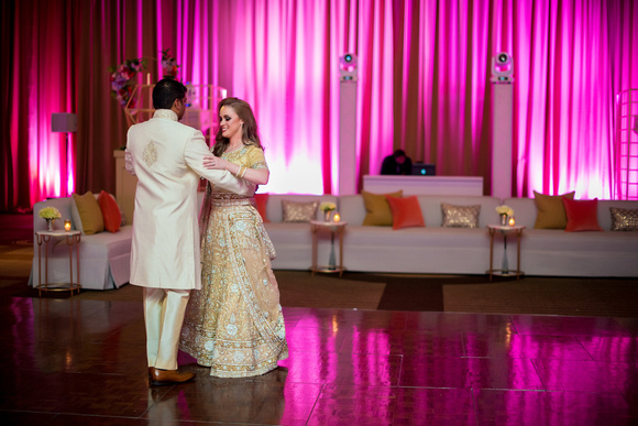 Hyatt_Regency_Downtown_Houston_Fusion_Indian_Wedding_Couples_Photos_002