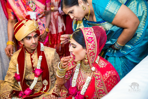 SN_Indian_Wedding_Ceremony_Grooms_Home_Photos_Sugarland_Marriott_Houston_TX_019