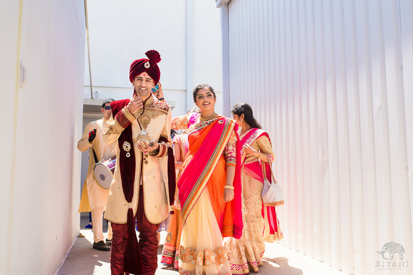 BAPS_Shri_Swaminarayan_Mandir_Wedding_Baraat_Photos_Houston_TX_017