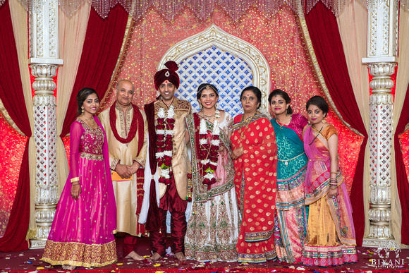 BAPS_Shri_Swaminarayan_Mandir_Wedding_Group_Photos_Houston_TX_054