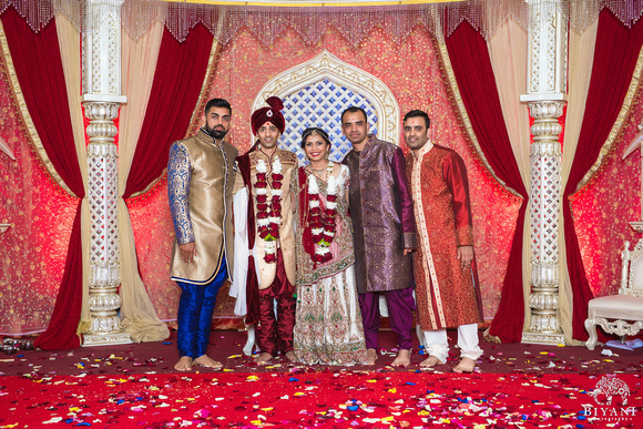 BAPS_Shri_Swaminarayan_Mandir_Wedding_Group_Photos_Houston_TX_050