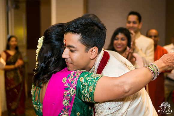 Sugarland_Marriott_Houston_Indian_Wedding_Baraat_Photos_010