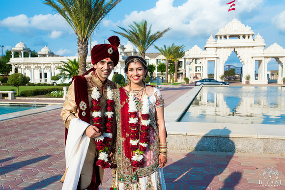 BAPS_Shri_Swaminarayan_Mandir_Wedding_Couples_Photos_Houston_TX_009