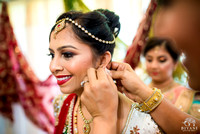 BAPS_Shri_Swaminarayan_Mandir_Wedding_Bride_Getting_Ready_Photos_Houston_TX_016