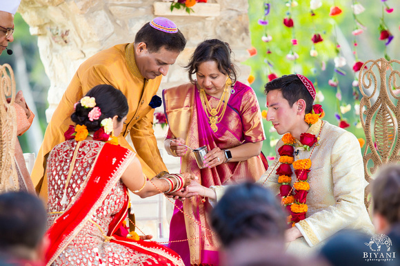Hindu_Jewish_Wedding_Ceremony_Photos_107