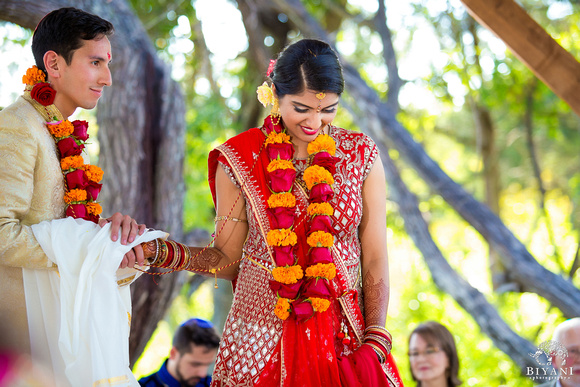 Hindu_Jewish_Wedding_Ceremony_Photos_158