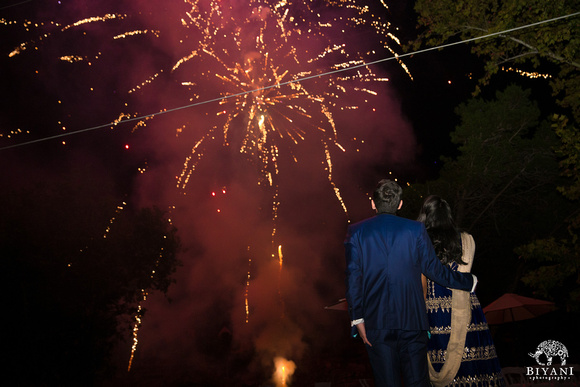 Hindu_Jewish_Wedding_Reception_Couples_and_Fireworks_Photos_028