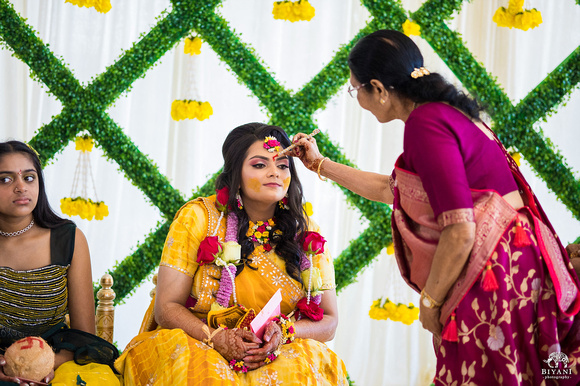 Dallas_Indian_Wedding_Haldi_Photos_Bride_Biyani_Photo_081