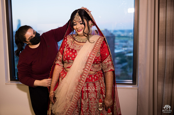 Dallas_Indian_Wedding_Getting_Ready_Photos_Bride_Biyani_Photo_009