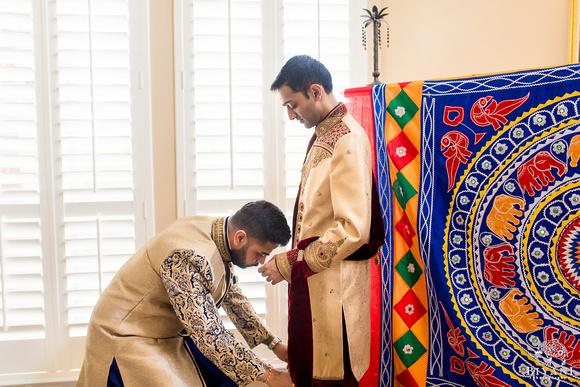 BAPS_Shri_Swaminarayan_Mandir_Wedding_Groom_Getting_Ready_Photos_Houston_TX_018