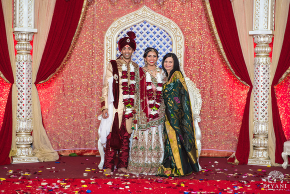 BAPS_Shri_Swaminarayan_Mandir_Wedding_Group_Photos_Houston_TX_033