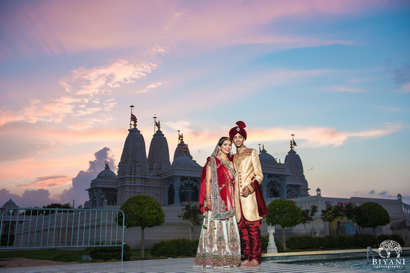 BAPS_Shri_Swaminarayan_Mandir_Wedding_Couples_Photos_Houston_TX_013