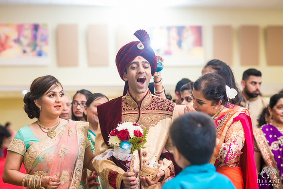 BAPS_Shri_Swaminarayan_Mandir_Wedding_Ceremony_Photos_Houston_TX_016