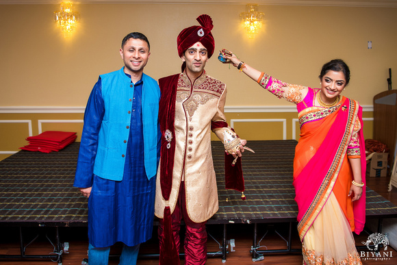 BAPS_Shri_Swaminarayan_Mandir_Wedding_Baraat_Photos_Houston_TX_005