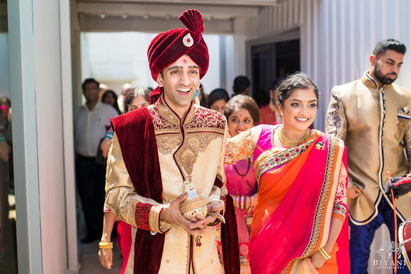 BAPS_Shri_Swaminarayan_Mandir_Wedding_Baraat_Photos_Houston_TX_020