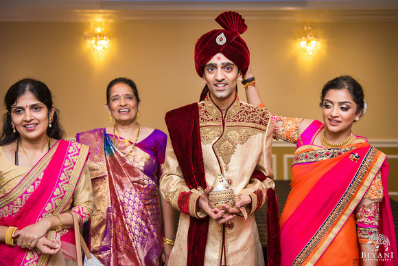 BAPS_Shri_Swaminarayan_Mandir_Wedding_Baraat_Photos_Houston_TX_011